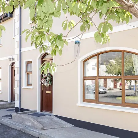 Owen Tucker View House *