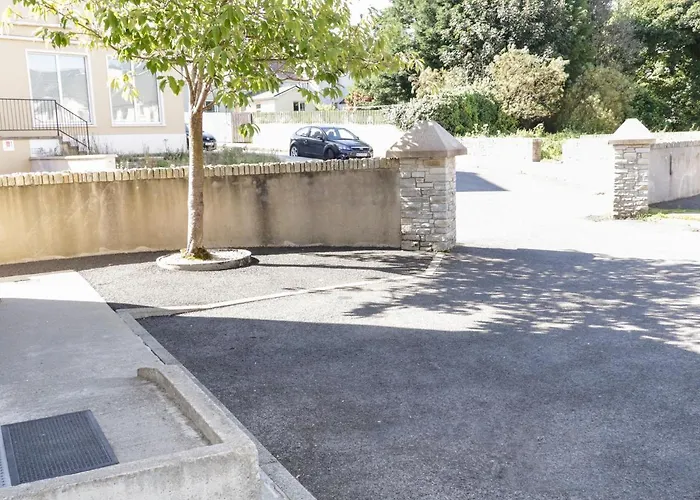 Owen Tucker View House