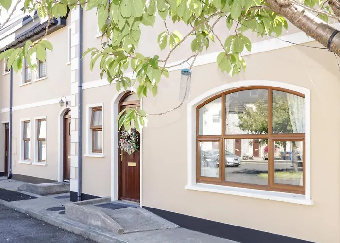 Owen Tucker View House *